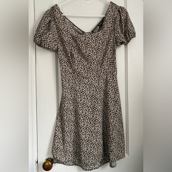 NWT - Juniors' Lily Rose Short Sleeve Back
Cutout Skater Dress. Size: Small - Picture 1 of 7